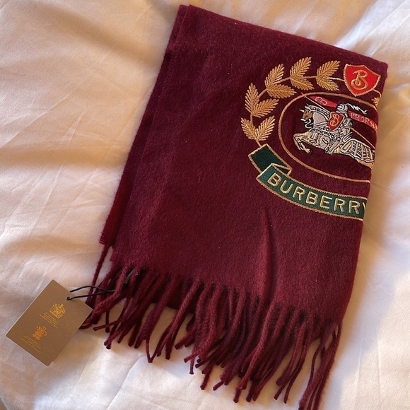 Nwt BURBERRY Classic Cashmere Scarf Embroidered Archive Logo In Burgundy UNISEX - Picture 5 of 7